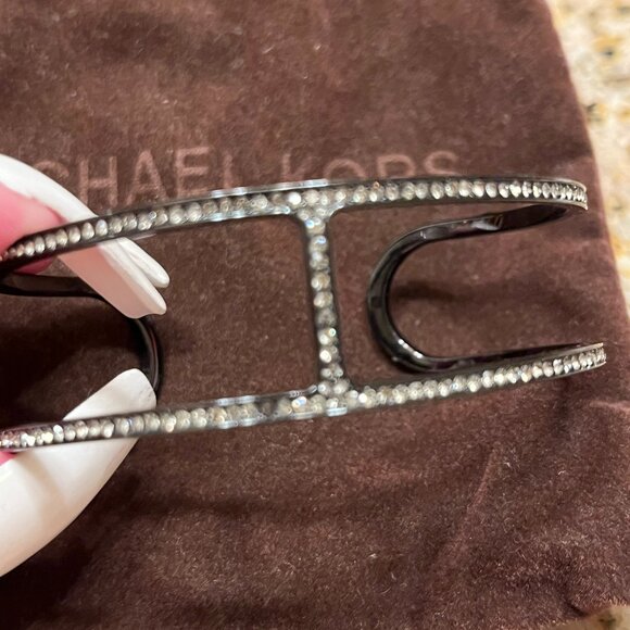 MICHAEL KORS BLACK TONE CLEAR PAVE GEOMETRIC CUFF BRACELET w/ POUCH - Picture 3 of 7